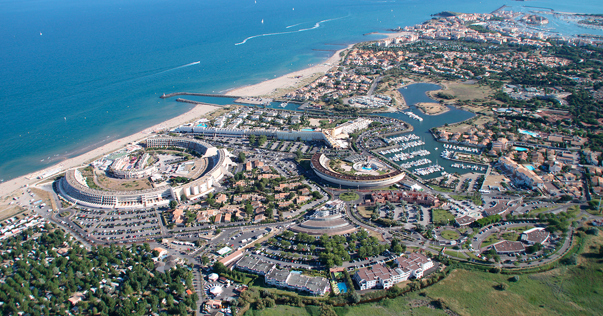 CONHEÇA A CIDADE FRANCESA ONDE É PROIBIDO USAR ROUPAS: CAP D'AGDE “CAPITALE DU LIBERTINAGE”